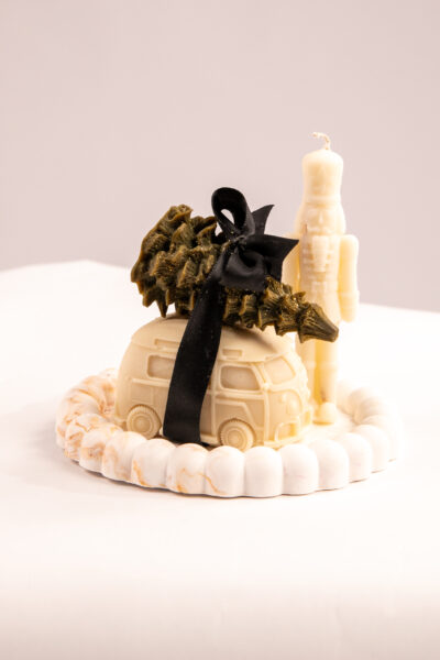 Σετ με βάση: Αυτοκινητάκι, δέντρο & mini καρυοθραύστης