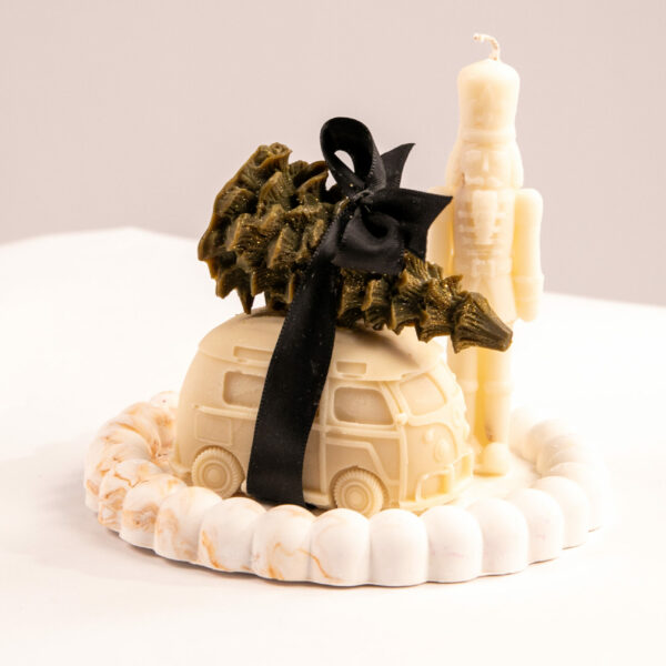 Σετ με βάση: Αυτοκινητάκι, δέντρο & mini καρυοθραύστης